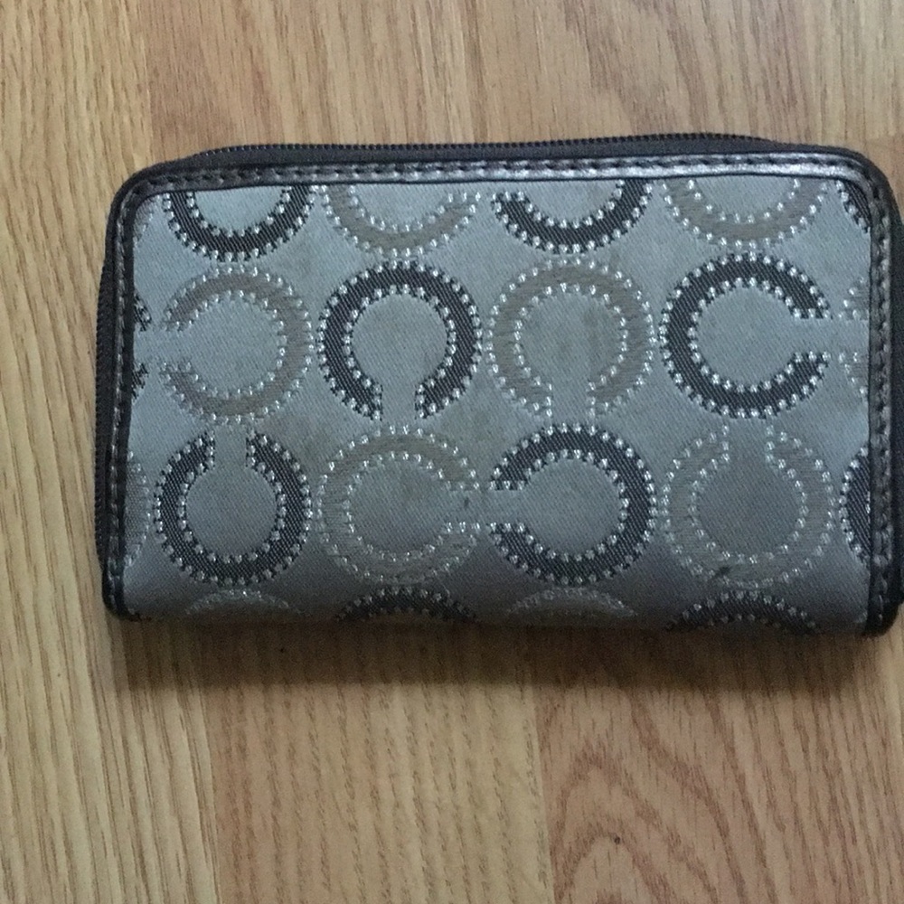 Coach wristlet - Picture 2 of 2